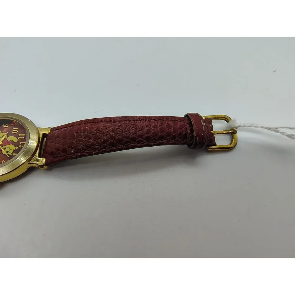 Winnie The Pooh Disney Store Women's Vintage Watch